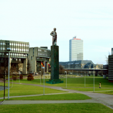 Leonid Sokhranski, Mosche Dayan, Installation, 2002